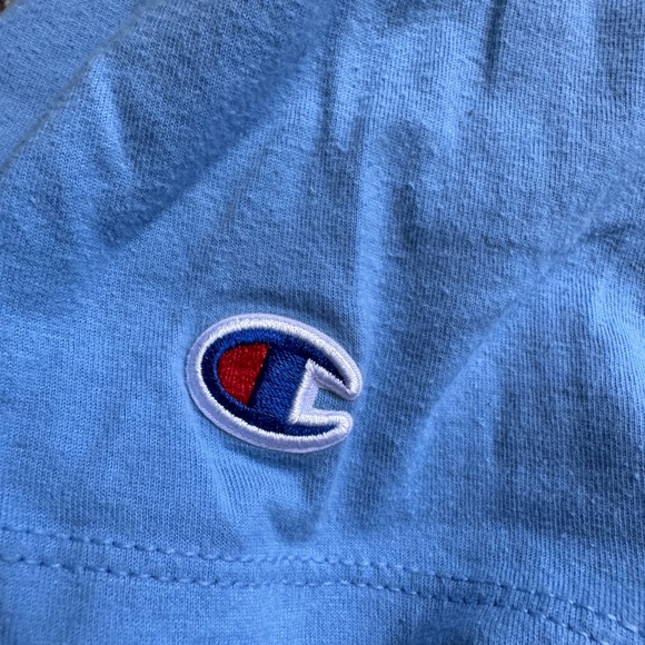 Champion Women's Cropped T-Shirt Gradient Logo Short Sleeve Blue Size S - Picture 6 of 6